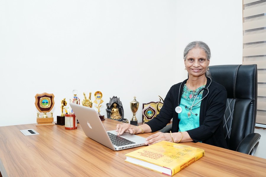 dr minna jakhar